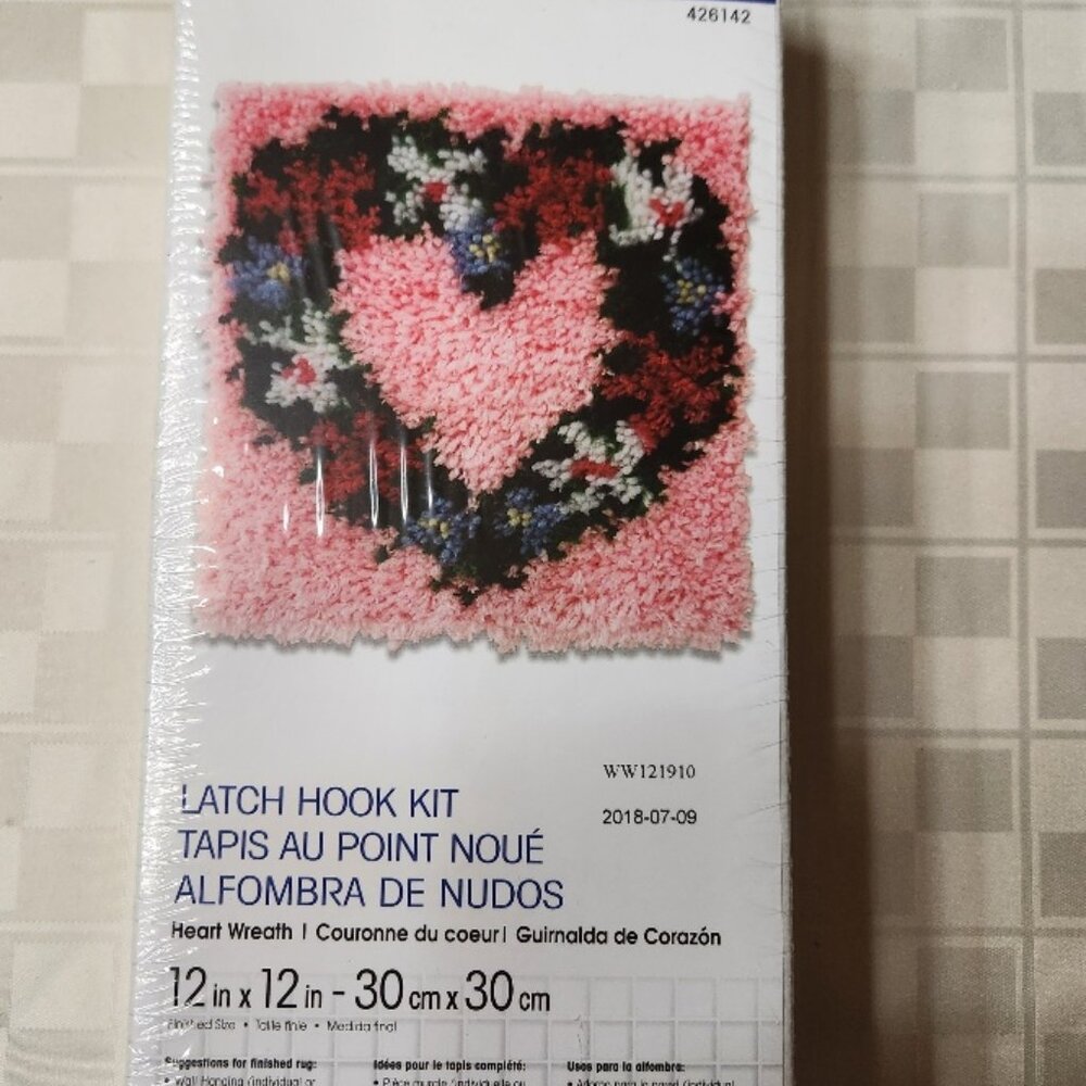 New Wonderart Latch Hook Heart Design Kit